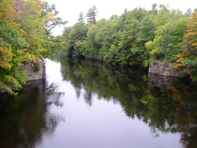 Saco River with old bridge abutments in Buxton (2003) Saco River with old bridge abutments in Buxton (2003)