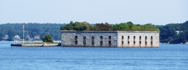 Fort Gorges in Casco Bay (2014) [photo from N43° 39 Fort Gorges in Casco Bay (2014)