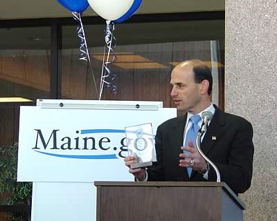 Center for Digital Government presents first place award for its annual Best of the Web competition to Governor Baldacci, January 27, 2005. Center for Digital Government presents first place award for its annual Best of the Web competition to Governor Baldacci, January 27, 2005.