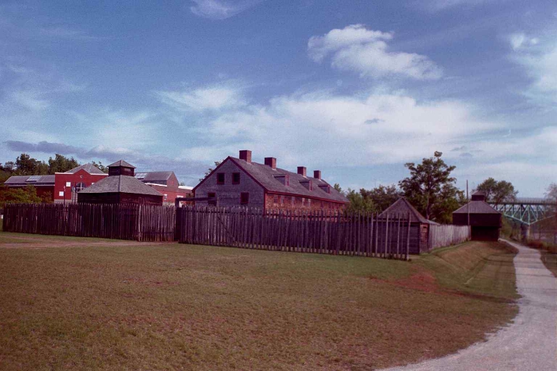 Fort Western complex with the Main House (2001) Fort Western complex with the Main House (2001)