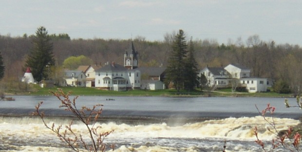 Indian Island in the Penobscot River (2005) Indian Island in the Penobscot River (2005)