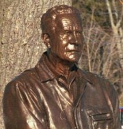 Sculpture of L.L. Bean in Freeport, 2001 Photo: Sculpture of L.L. Bean in Freeport, 2001